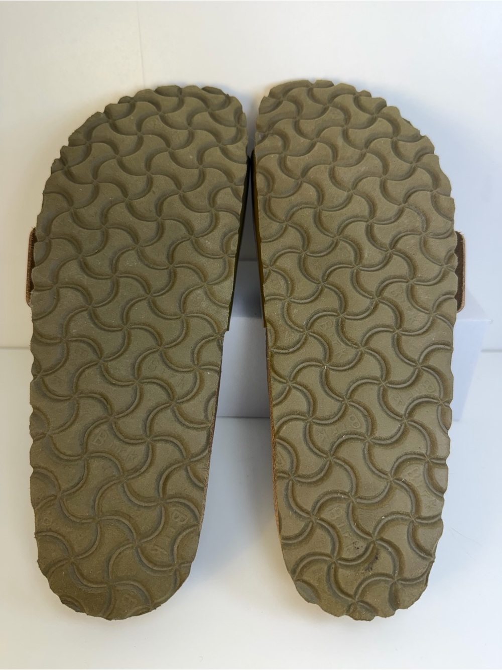 Birkenstock women’s Madrid Big Buckle Sandle patent leather Green - Picture 4 of 7